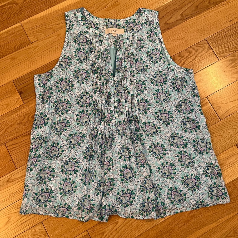LOFT sleeveless women’s top